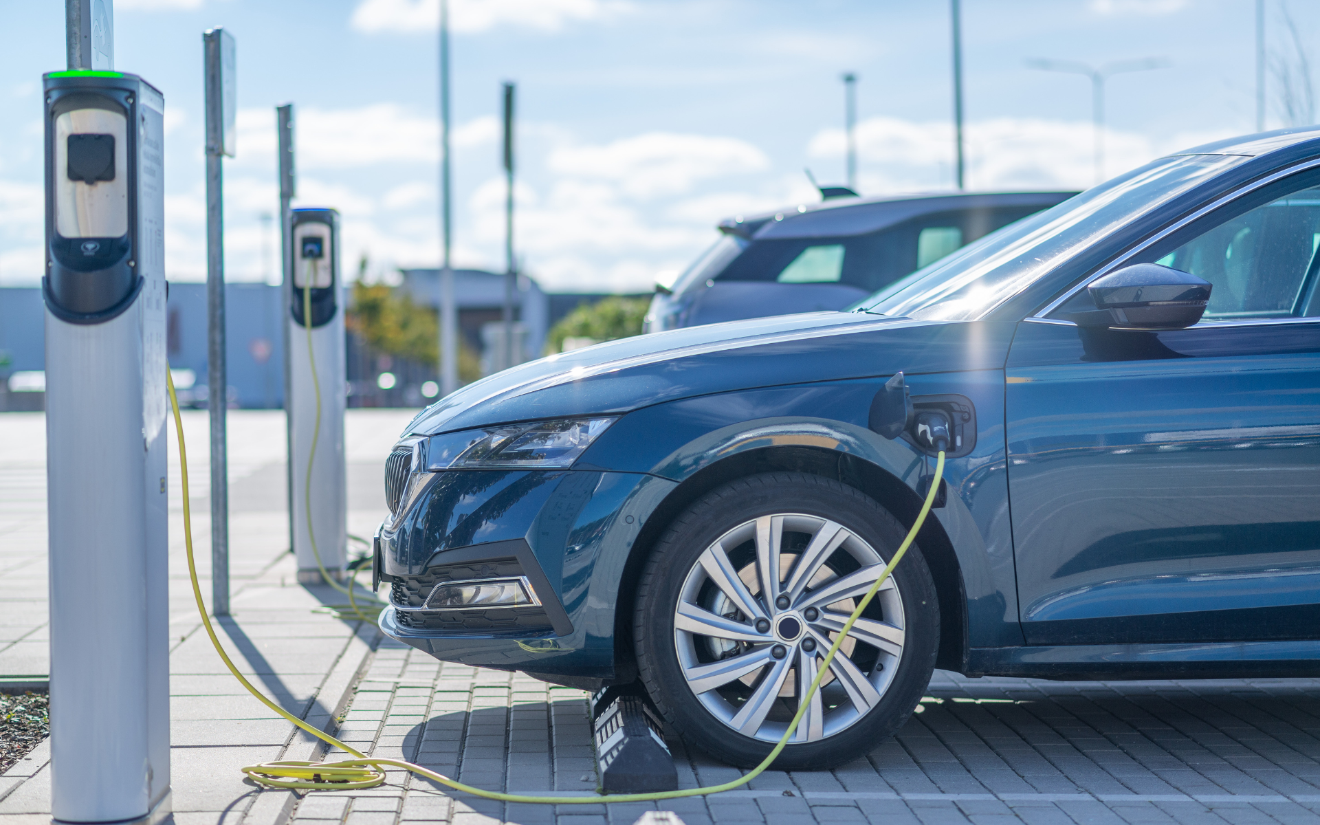 Are Electric Vehicle Charging Stations Universal ?